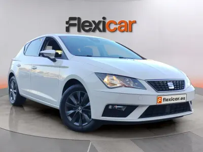 Usado Seat Leon ST Style 131 CV (96 kW) 2019 Blanco Familiar