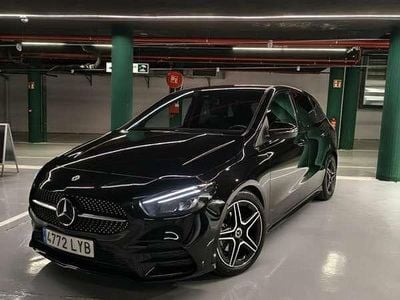 Usado Mercedes B180 116 CV (85 kW) 2022 Negro Monovolumen
