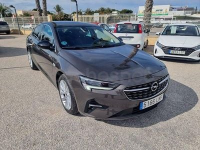 Usado Opel Insignia Business Elegance 174 CV (127 kW) 2021 Gris / plata Berlina