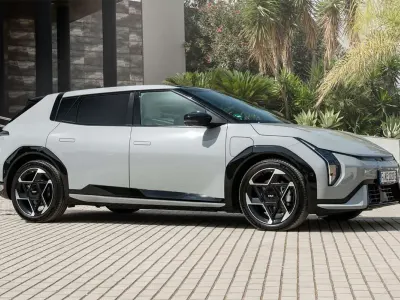 Usado Kia EV4 GT-Line 150 kW (204 HP) 2025 Cinzento Citadino