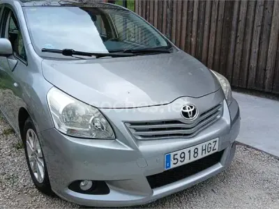 Usado Toyota Verso Active 132 CV (97 kW) 2011 Gris / plata Monovolumen