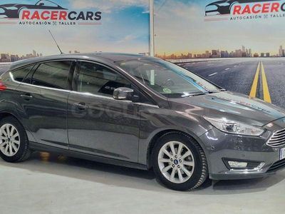 Usado Ford Focus Titanium 115 CV (84 kW) 2015 Gris / plata Berlina