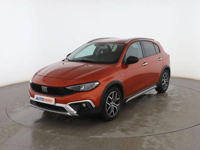 Usado Fiat Tipo Cross 101 CV (74 kW) 2021 Naranja Berlina