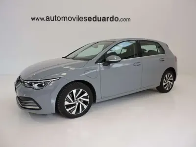 Usado VW Golf VIII Style 150 CV (110 kW) 2022 Gris Berlina
