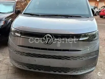 Usado VW Multivan Life 218 CV (160 kW) 2023 Gris / plata Monovolumen