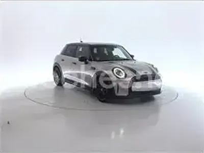 Usado Mini Cooper 136 CV (100 kW) 2022 Beige Utilitario