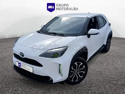 Usado Toyota Yaris Cross Active 116 CV (85 kW) 2023 Blanco SUV