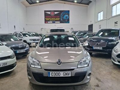 Beige Usado 2008 Renault Mégane II Dynamique Berlina | 7499 € (Caro)