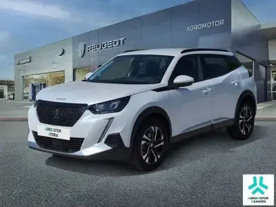 Usado Peugeot 2008 Allure 130 CV (95 kW) 2020 Blanco SUV