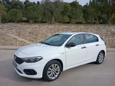 Usado Fiat Tipo Lounge 120 CV (88 kW) 2019 Blanco Berlina