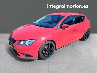 Usado Seat Leon Style 110 CV (80 kW) 2016 Rojo Utilitario