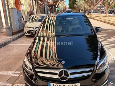 Usado Mercedes B200 136 CV (100 kW) 2018 Negro Monovolumen