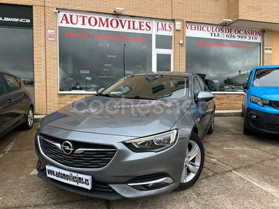 Usado Opel Insignia Selective 136 CV (100 kW) 2019 Gris / plata Berlina
