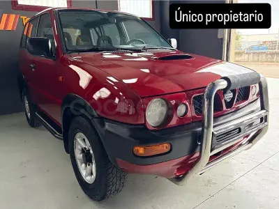 Usado Nissan Terrano 100 CV (73 kW) 1999 Granate SUV