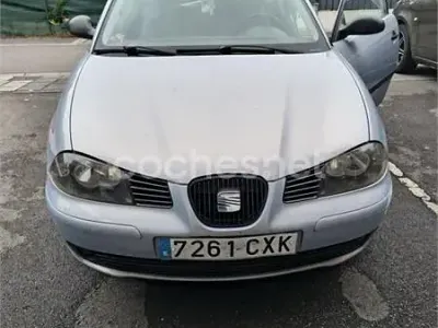 Usado Seat Ibiza Fresh 64 CV (47 kW) 2004 Azul Utilitario
