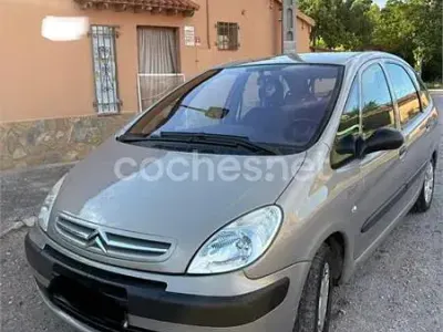 Usado Citroën Xsara Picasso 92 CV (67 kW) 2006 Gris / plata Monovolumen