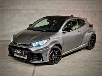 Usado Toyota Yaris 276 CV (202 kW) 2024 Gris / plata Utilitario
