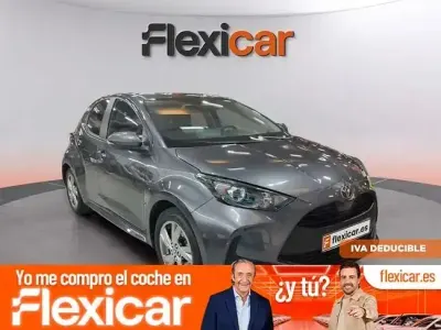 Usado Toyota Yaris Active 116 CV (85 kW) 2025 Gris Utilitario