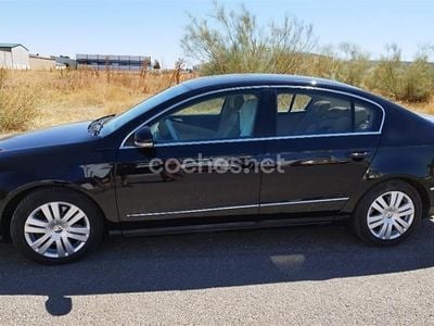 Usado VW Passat Highline 140 CV (102 kW) 2009 Negro Familiar