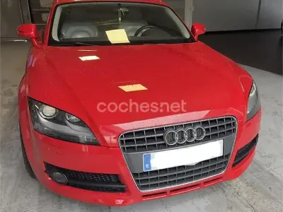Begagnad Audi TT 200 HK (147 kW) 2007 Röd Sportkupé