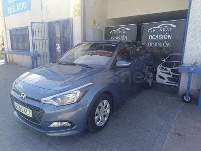 Usado Hyundai i20 84 CV (61 kW) 2018 Azul Berlina