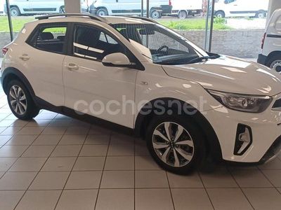 Blanco Usado 2022 Kia Stonic SUV | 14.900 € (Un poco caro)