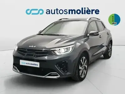 Usado Kia Stonic GT-Line 100 CV (73 kW) 2021 Gris SUV