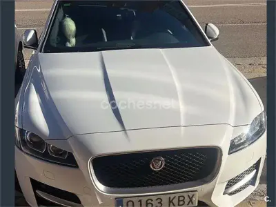 Usado Jaguar XF R-Sport 180 CV (132 kW) 2017 Blanco Berlina