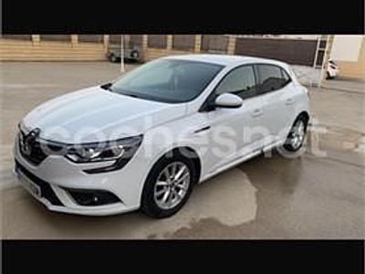 Usado Renault Mégane IV Business 90 CV (66 kW) 2017 Blanco Berlina