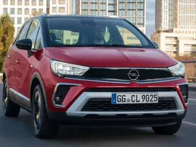 Usado Opel Crossland GS Line 110 CV (80 kW) 2022 Rojo SUV