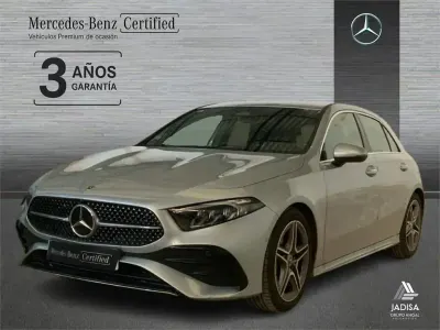 Usado Mercedes A180 AMG line 136 HP (100 kW) 2025 Cinzento Sedan