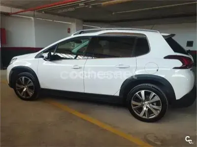 Usado Peugeot 2008 Allure 110 CV (80 kW) 2018 Blanco SUV