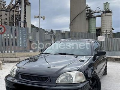 Usado Honda Civic 160 CV (117 kW) 1996 Negro Berlina
