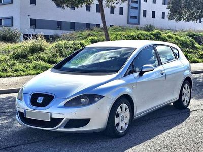 Usado Seat Leon 105 CV (77 kW) 2008 Gris Utilitario
