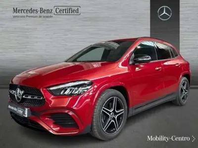 Usado Mercedes GLA200 150 CV (110 kW) 2025 Rojo SUV