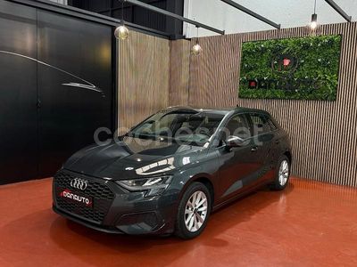Usado Audi A3 110 CV (80 kW) 2021 Gris / plata Berlina