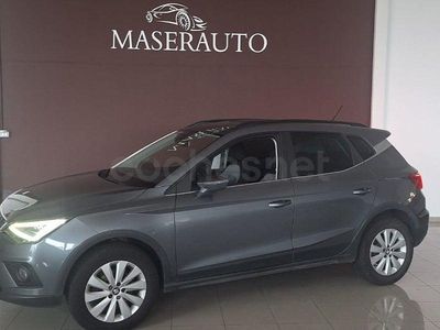 Usado Seat Arona Style 95 CV (69 kW) 2018 Gris / plata SUV