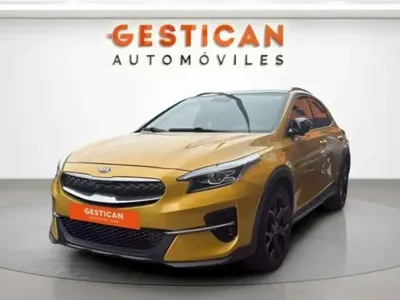 Usado Kia XCeed 141 CV (103 kW) 2022 Amarillo SUV