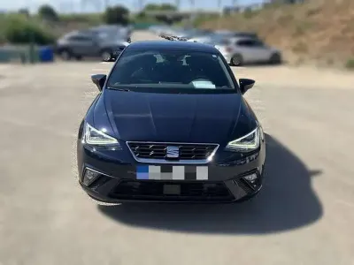 Usado Seat Ibiza FR 110 CV (80 kW) 2022 Azul Utilitario