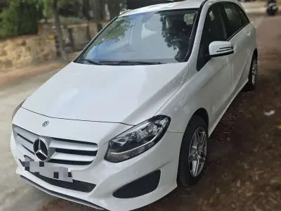 Usado Mercedes B220 170 CV (125 kW) 2019 Blanco Utilitario