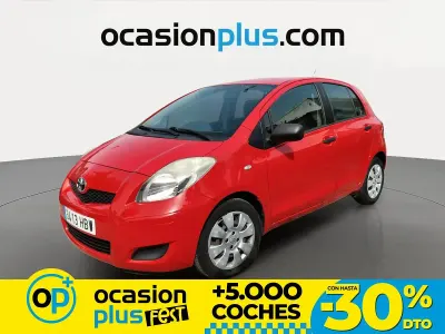 Usado Toyota Yaris Live 90 CV (66 kW) 2011 Rojo Utilitario