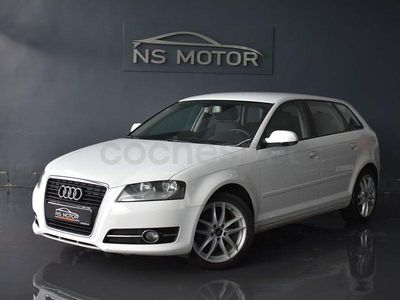 Usado Audi A3 Attraction 105 CV (77 kW) 2012 Blanco Utilitario