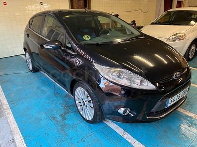 Usado Ford Fiesta Ghia 90 CV (66 kW) 2009 Negro Utilitario