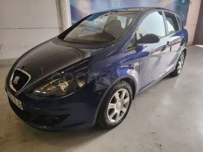 Usado Seat Toledo Sport 140 CV (102 kW) 2005 Azul Utilitario