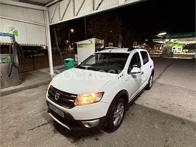 Usado Dacia Sandero Stepway 90 CV (66 kW) 2015 Blanco Berlina