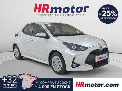 Usado Toyota Yaris Hybrid Business Edition 116 CV (85 kW) 2022 Blanco Berlina