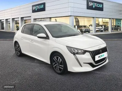 Usado Peugeot 208 Allure 100 CV (73 kW) 2023 Blanco Utilitario