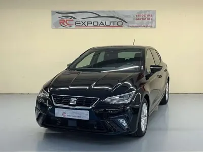 Usado Seat Ibiza FR 110 CV (80 kW) 2022 Negro Utilitario