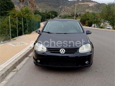 Usado VW Golf IV Trendline 102 CV (75 kW) 2005 Negro Berlina