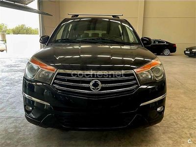 Usado Ssangyong (KGM) Rodius Limited 155 CV (114 kW) 2013 Negro Monovolumen